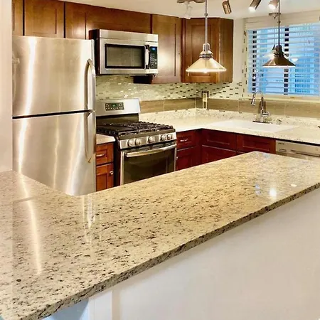 Gulf Breeze Aglow Vila